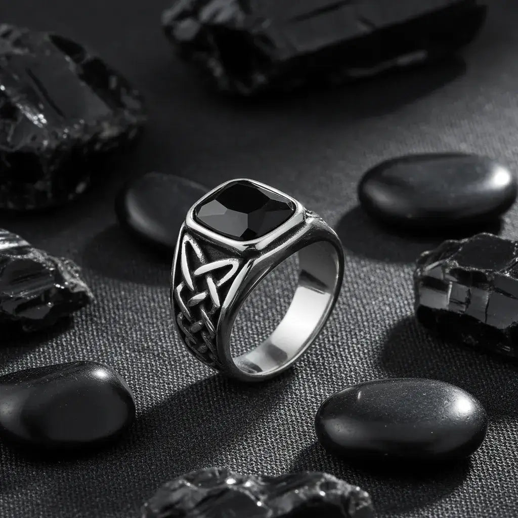 Alvora Ashen – Onyx Men’s Signet Ring | Black Stone Nordic Rune