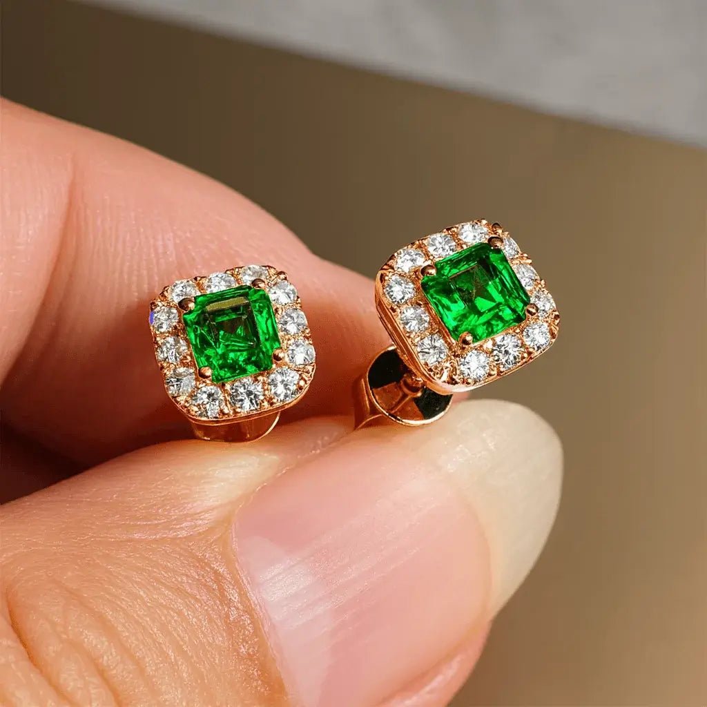 Alvora Verelune Stud Earrings – Emerald Green & Gold Elegance