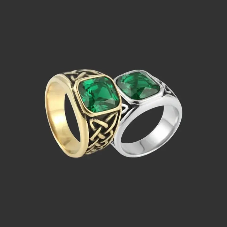 Alvora Ashen – Emerald Men’s Signet Ring | Green Stone Nordic Rune