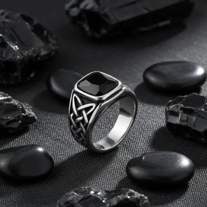Alvora Ashen – Onyx Men’s Signet Ring | Black Stone Nordic Rune