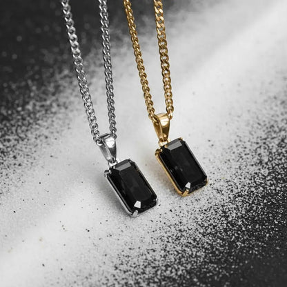Alvora Aurelium – Onyx | Natural Onyx Pendant in Solid 18K Gold 