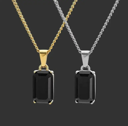Alvora Aurelium – Onyx | Natural Onyx Pendant in Solid 18K Gold 
