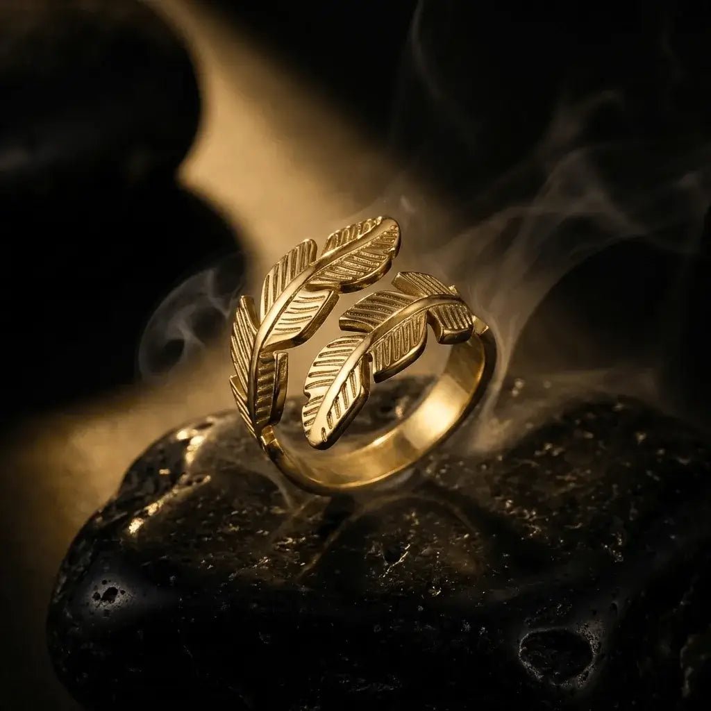 Caelora Feather Gold – Waterproof Stainless Steel Ring