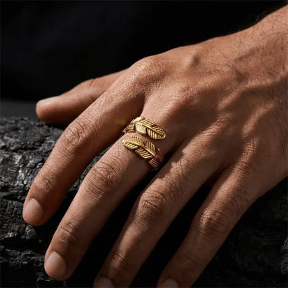 Caelora Feather Gold – Waterproof Stainless Steel Ring