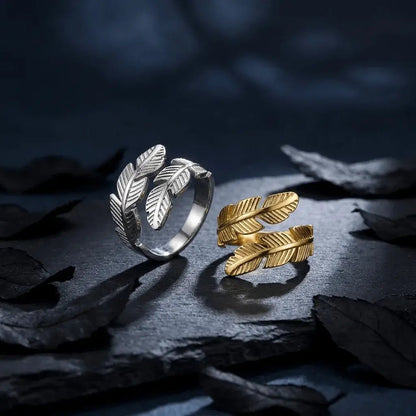 Caelora Feather Gold – Waterproof Stainless Steel Ring