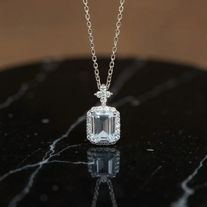 Étoressa Star Necklace – Emerald Cut Gold Celestial Jewellery | Alvora