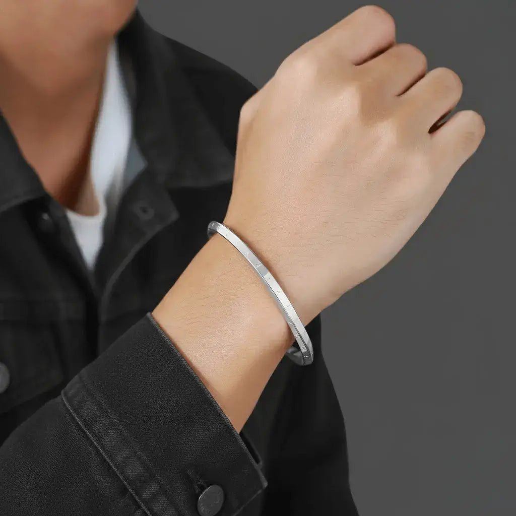 Alvora Járnveg Viking Rune Bracelet – Stainless Steel Nordic Mobius Cuff