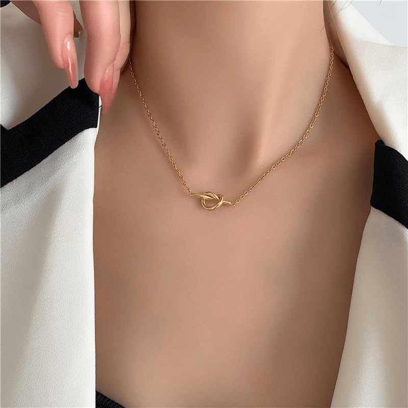 Kairo Knot Jewellery – Minimalist Gold Symbol of Love&Unity
