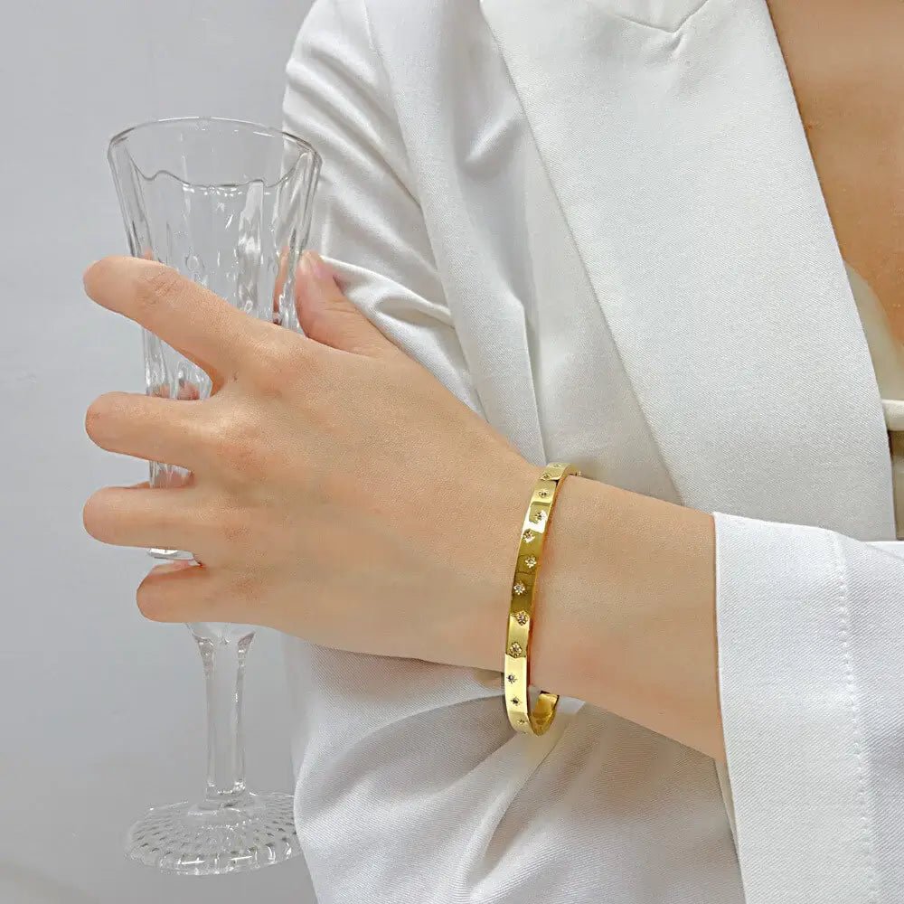 Alvora Lumora – Star Path Inspired Gold & Silver Bracelet