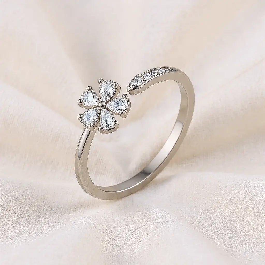 Alvora Marisel Floral Gold Ring – Minimal, Modern Jewelry