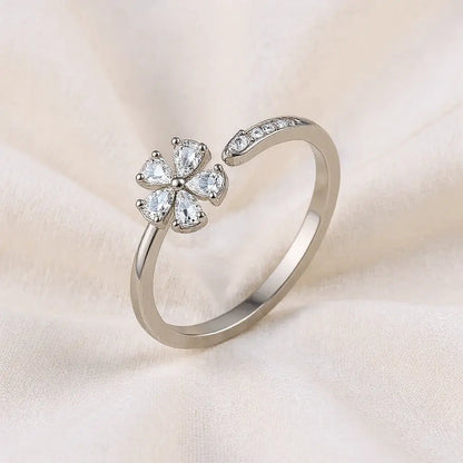 Alvora Marisel Floral Gold Ring – Minimal, Modern Jewelry