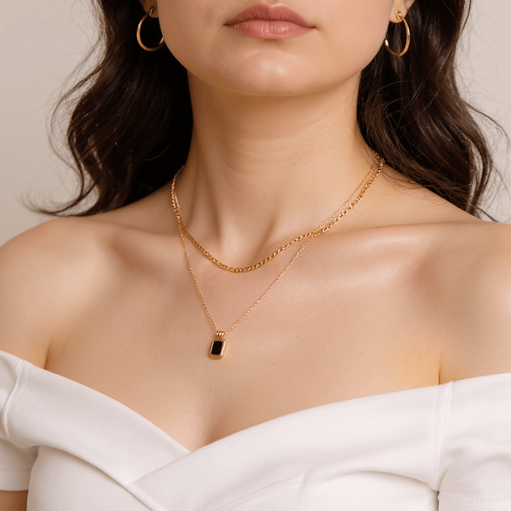 Nioris Necklace – Double Layer Gold Chain with Black Pendant