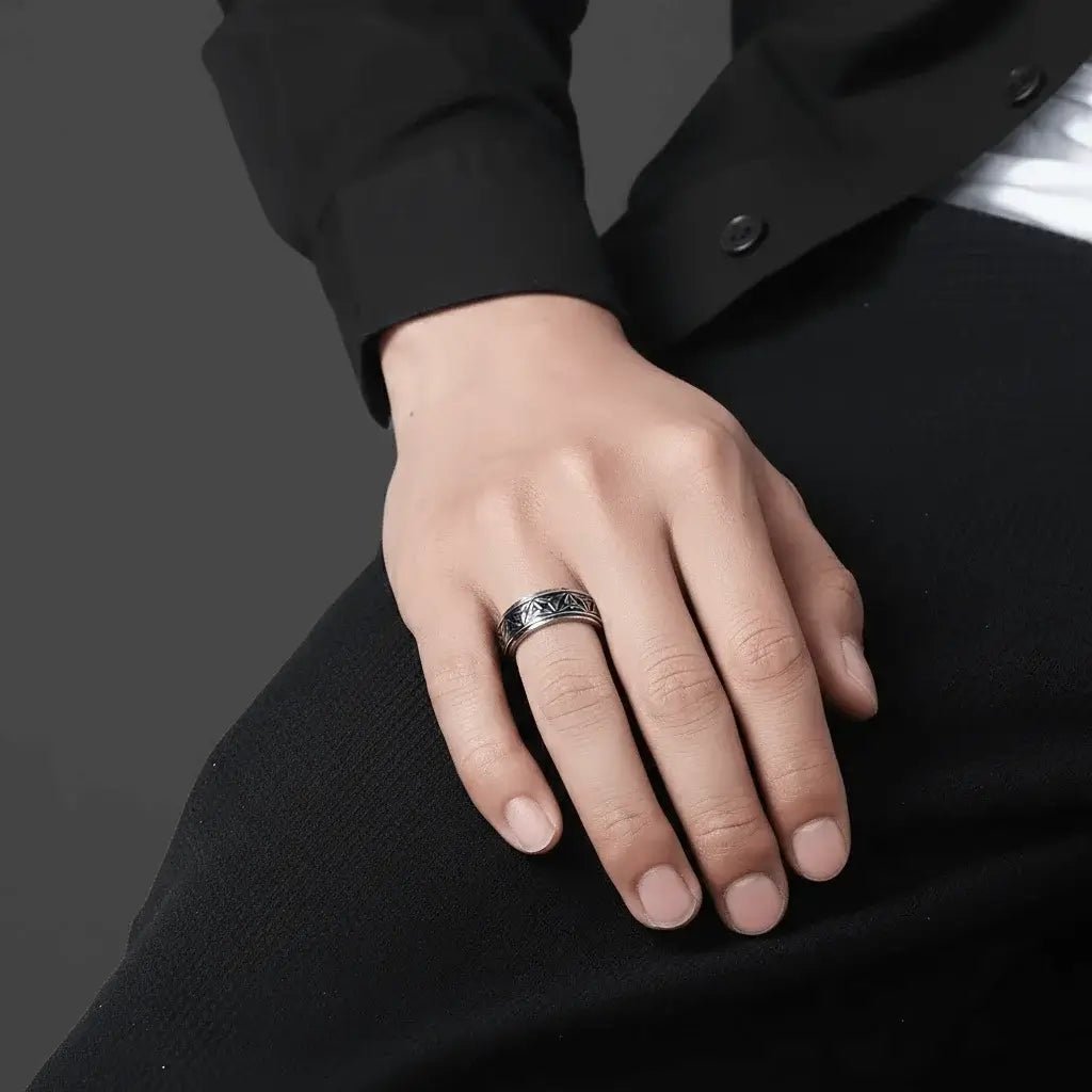 Alvora Valkrune Forged by Nordic Fate | Rotatable Men’s Ring 