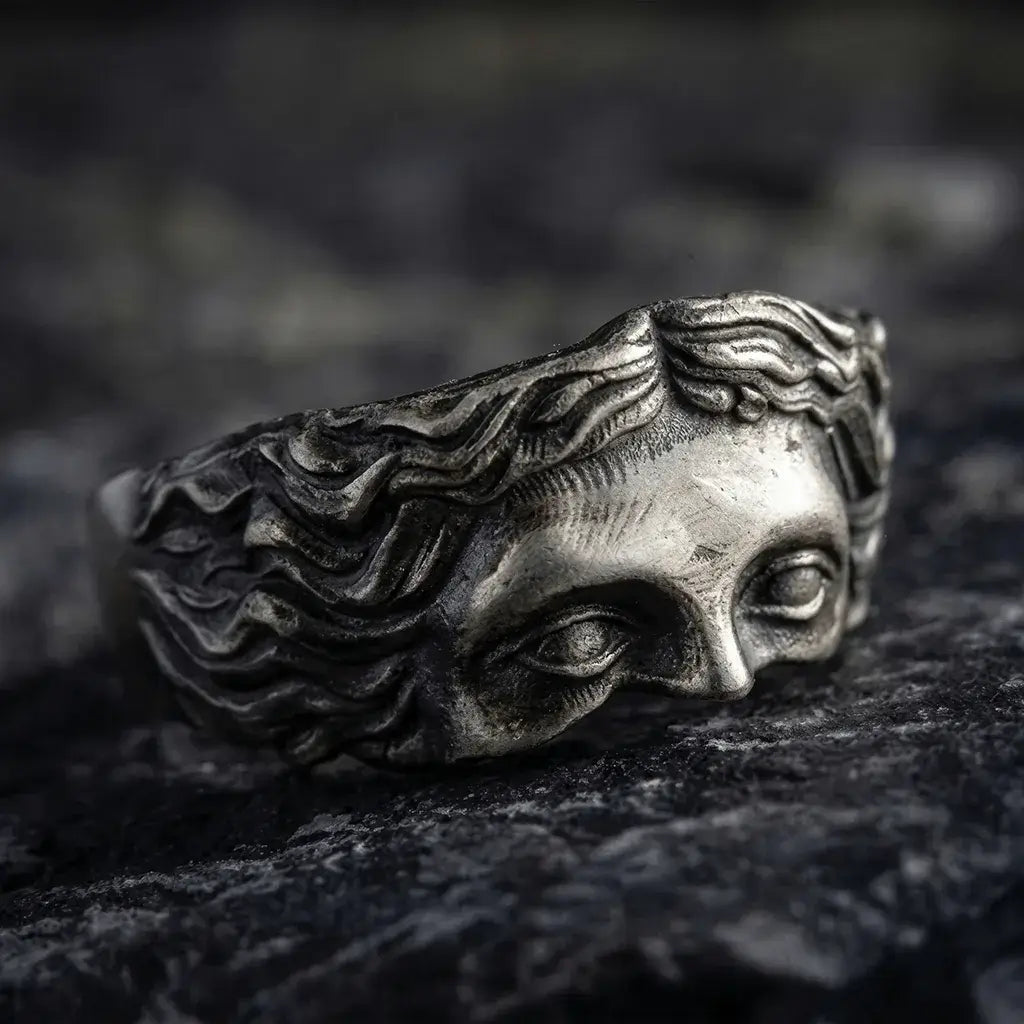 Alvora Venera Obscura Silver – Vintage Venus Face Mythology Ring