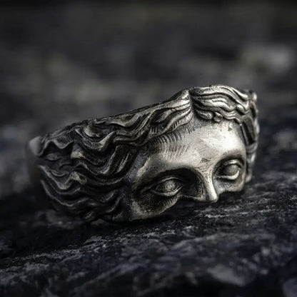 Alvora Venera Obscura Silver – Vintage Venus Face Mythology Ring