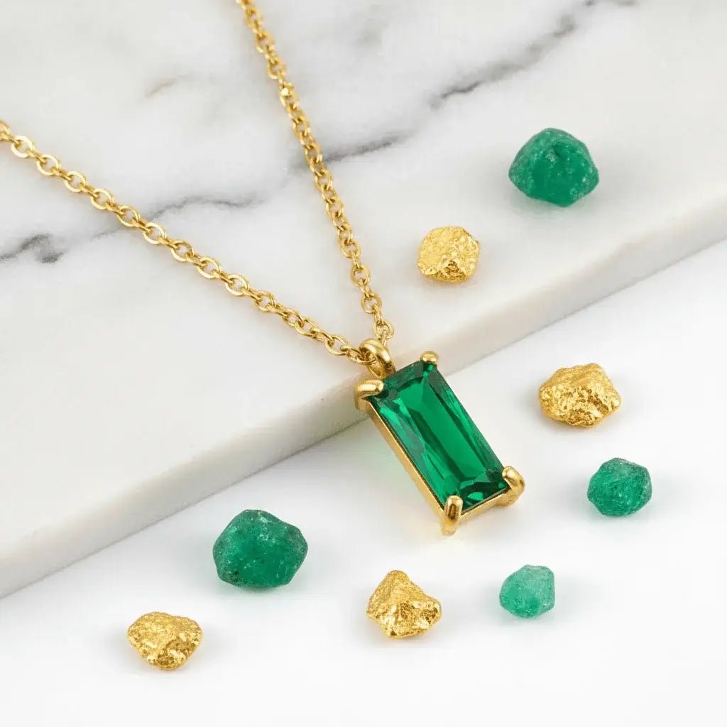 Alvora Vita – Jade Necklace | 18K Gold Rectangle Minimal Pendant 