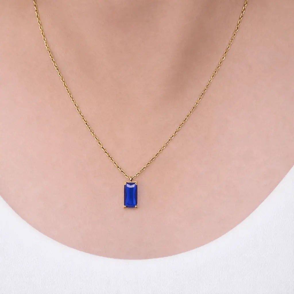 Alvora Vita – Sapphire Necklace 18K Gold Rectangle Minimal Pendant
