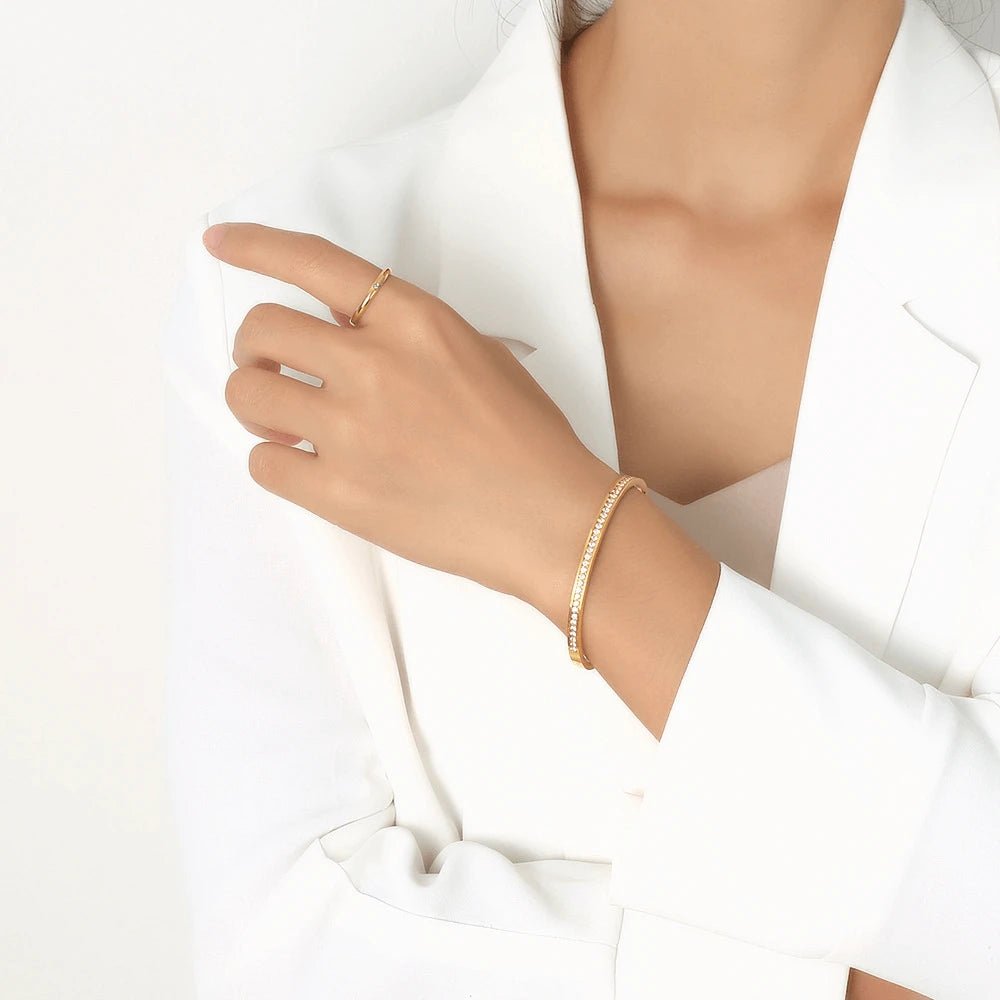 Alvora Zynera Bracelet – Path of Light Inspired Bracelet with Zircon